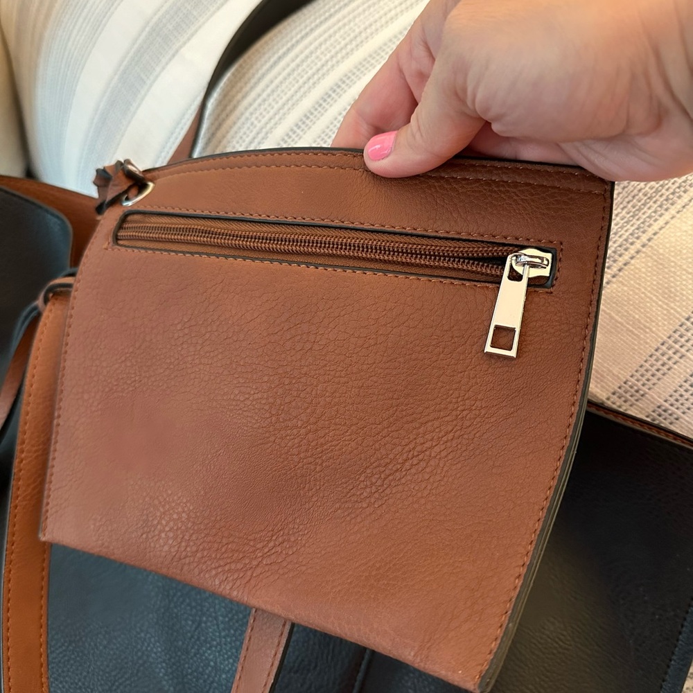 MAKE AN OFFER! 🍁 Lord and Taylor two tone tote - Picture 5 of 10